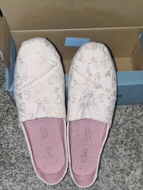 Toms Women's Slip-On Wedding Flats in Pale Pink with Subtle Metallic Pattern